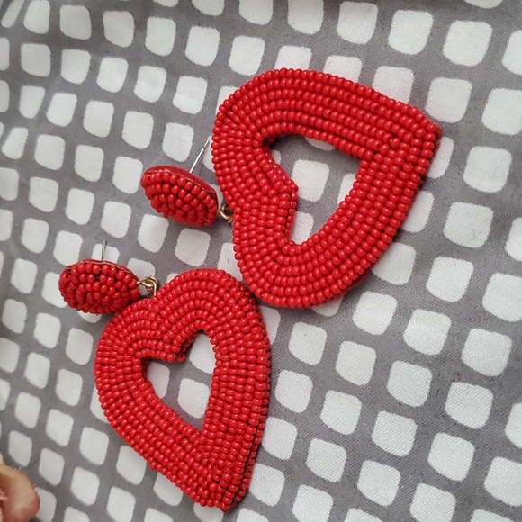 Piper K Handcrafted Seedbead Heart Earrings - Picture 8 of 8